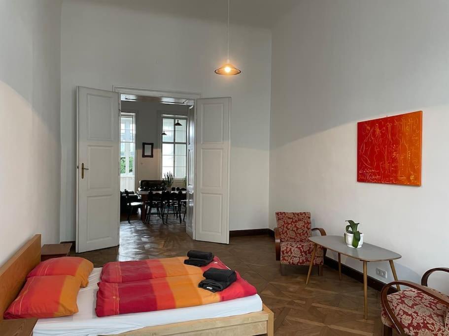 Geraeumige Altbauwohnung Im Zentrum Graz Luaran gambar